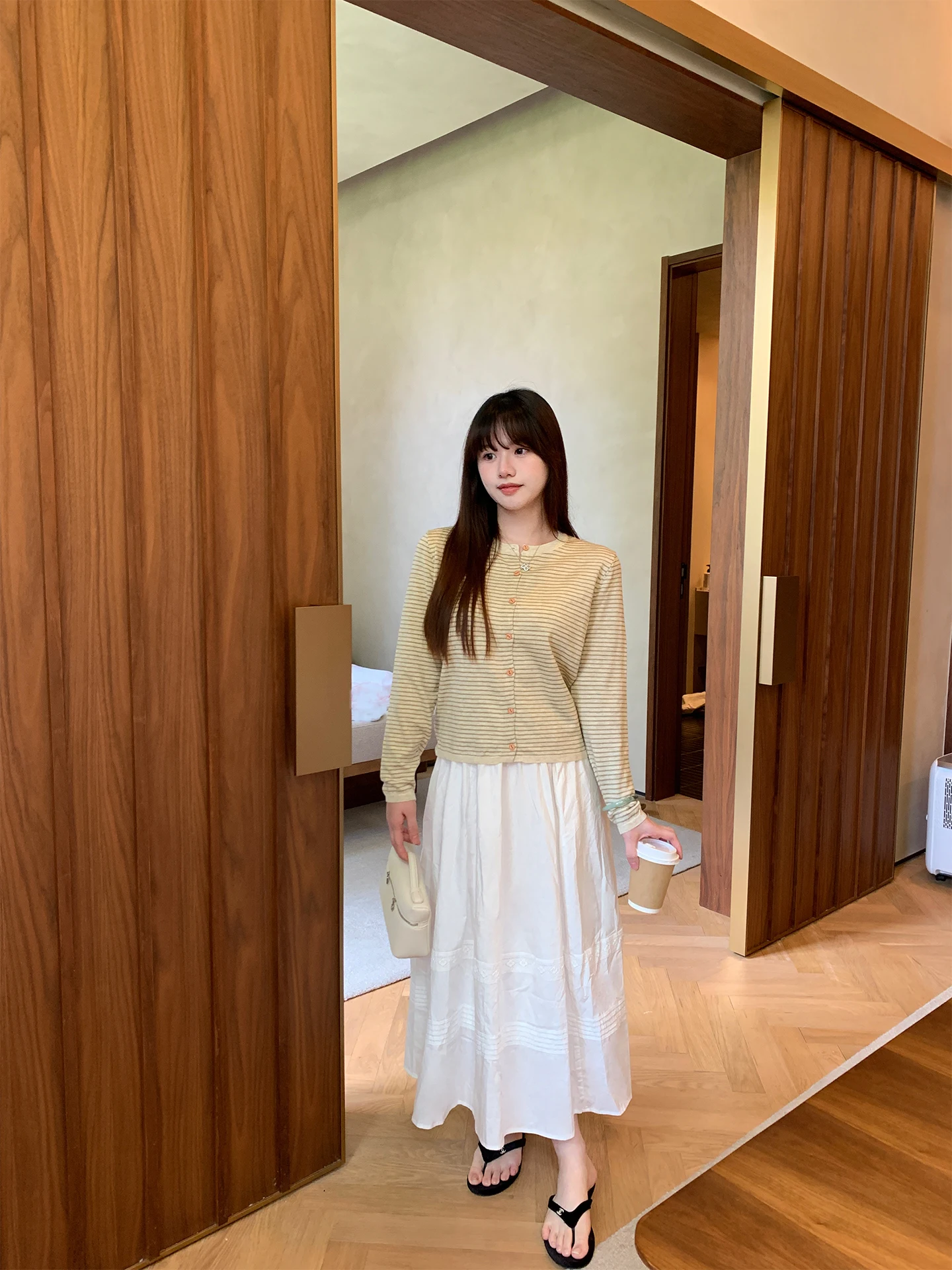 

Юбка миди Kkwne с высокой талией, белая, универсальная, повседневная, класса люкс, весна 2026, женская модная юбка А-силуэта с высокой талией