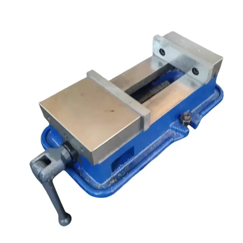 Heavy Manual Bench Vise with Universal Design Base Easy to Operate Features Heavy Gear Bearing Core New Condition
