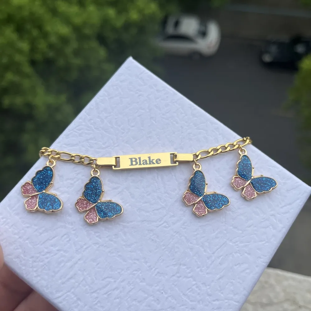 DUOYING-pulsera con nombre de mariposa para niños, brazalete de acero inoxidable con letras personalizadas, dijes personalizados, placa de