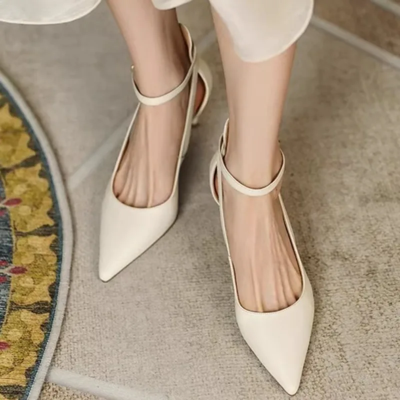 Tacones altos con hebilla plateada y punta estrecha de estilo francés para mujer, novedad de verano 20225, sandalias con talón descubierto y punta cerrada de talla grande