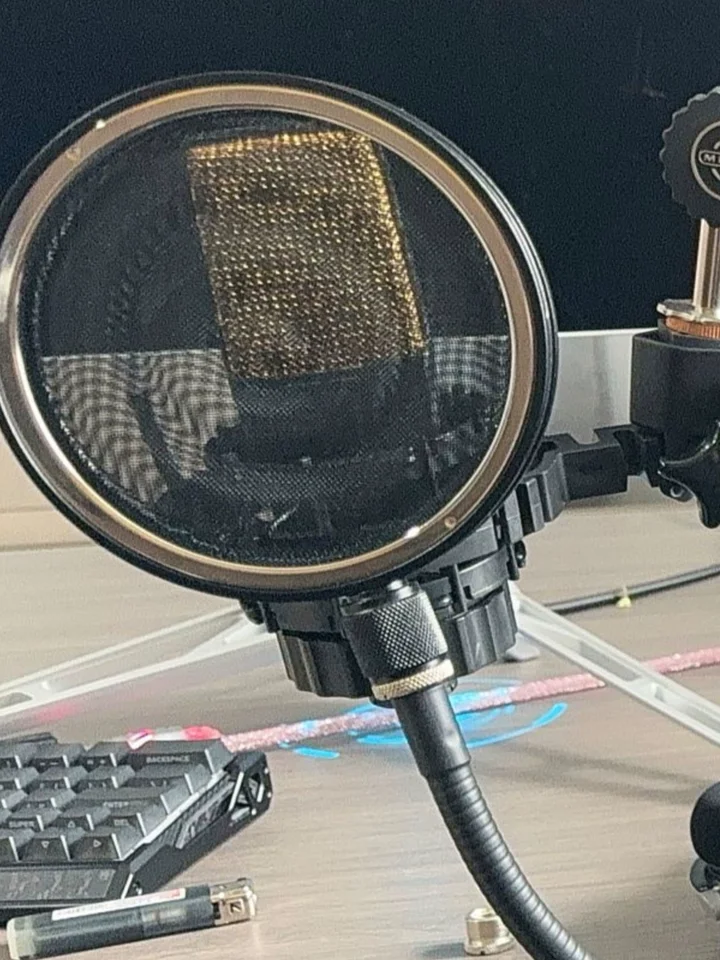 Microphone Shock Absorber Shock Mount Shock Absorber Microphone，Compatible with AKG C3000, C414, and C2000