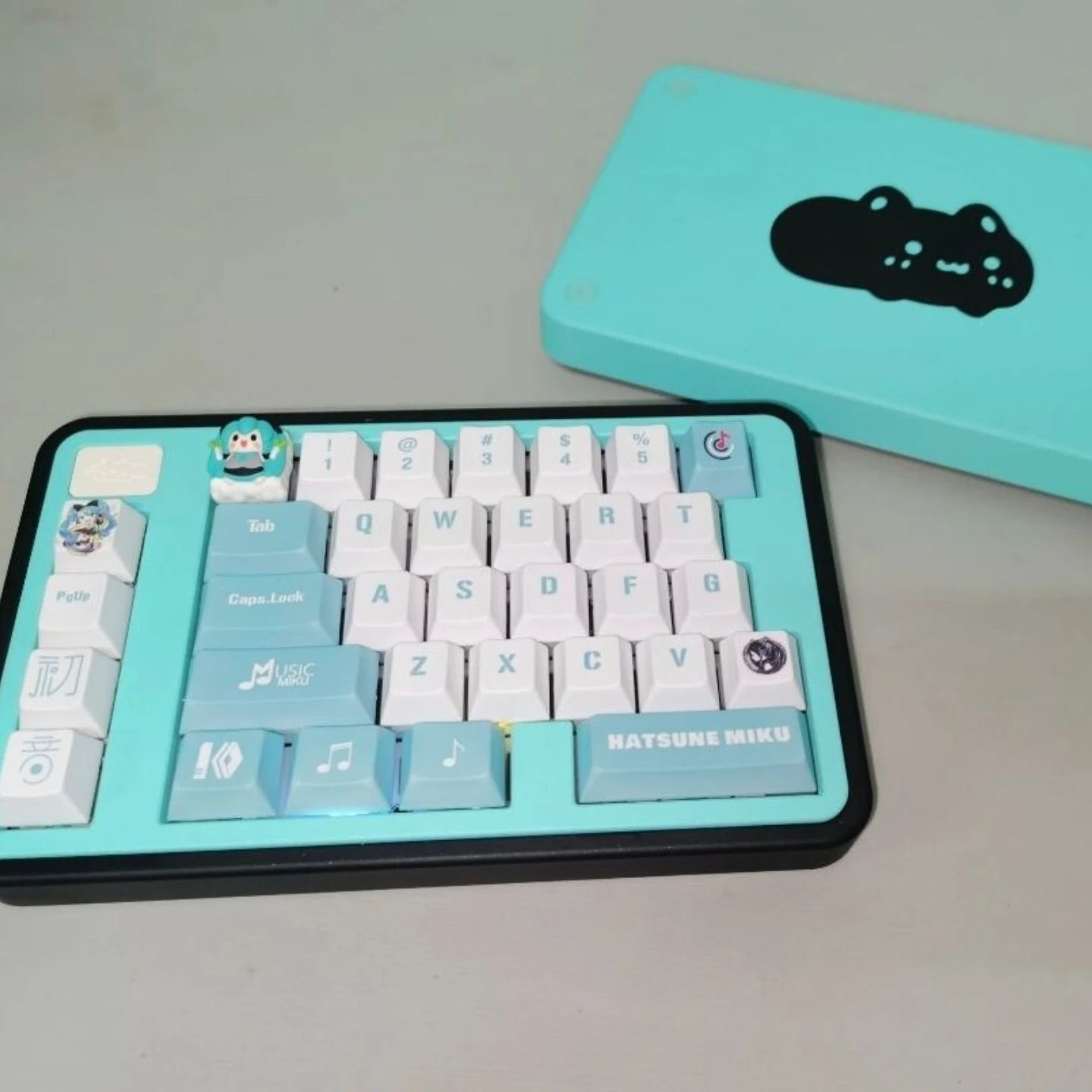

Cute Cat Split Mechanical Keyboard Kit Wireless Tri-mode GASKET Hot-Swap RGB Ergonomic Custom Aluminum Split Gaming Keyboard