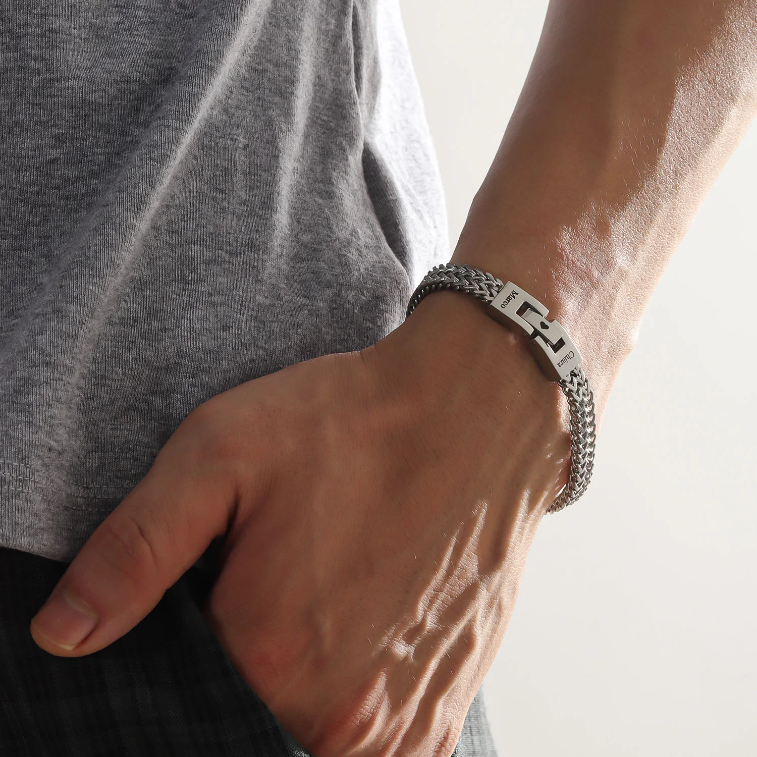 Dascusto Benutzerdefiniertes Namensarmband mit doppelter Seilkette für Herren, Edelstahlarmband, polierte Farbe, Punk-Biker-Armband, Herrenschmuck – Detail 2