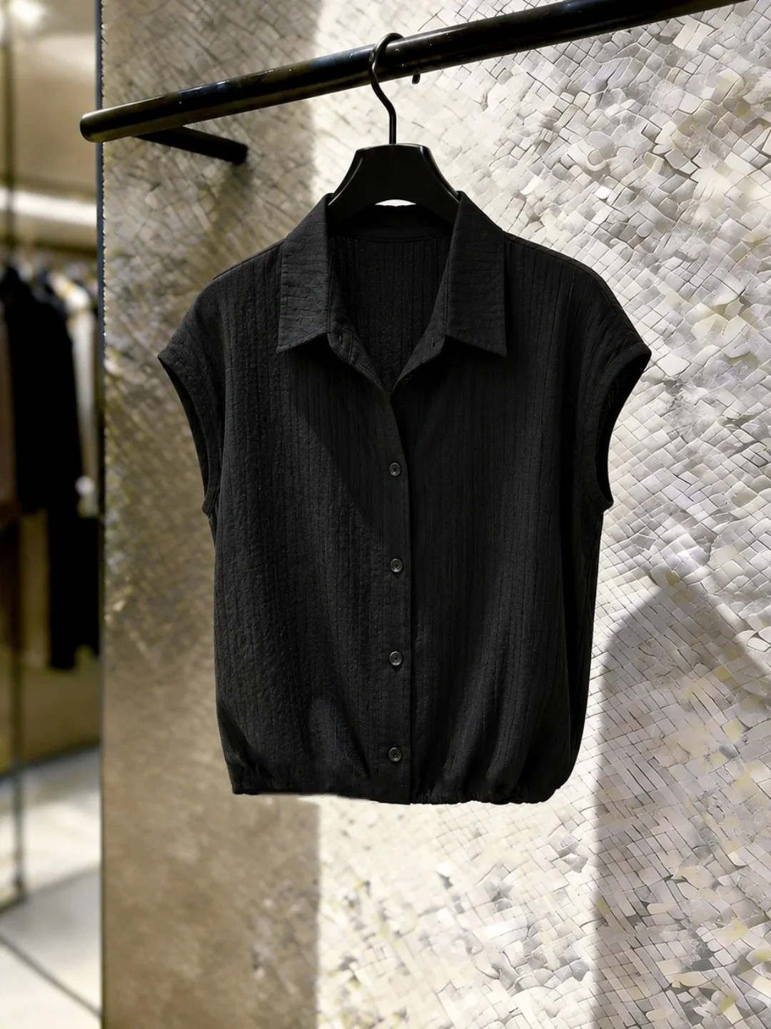 

Fashionable Single-Button Neck Shirt Women's Stylish Summer 2026 Design Sensation Korean Style Straight Cut Silk Top