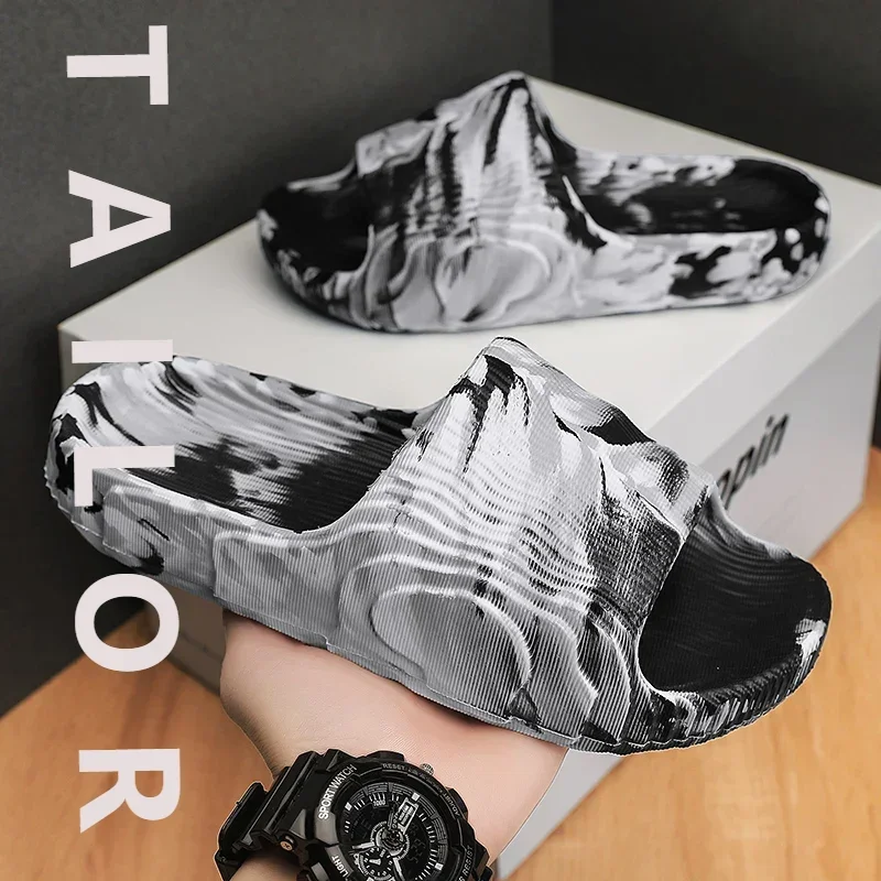 

Мужские тапочки, летние домашние тапочки, новинка 2023, Нескользящие тапочки на мягкой подошве для ванной комнаты, модные трендовые тапочки из ЭВА