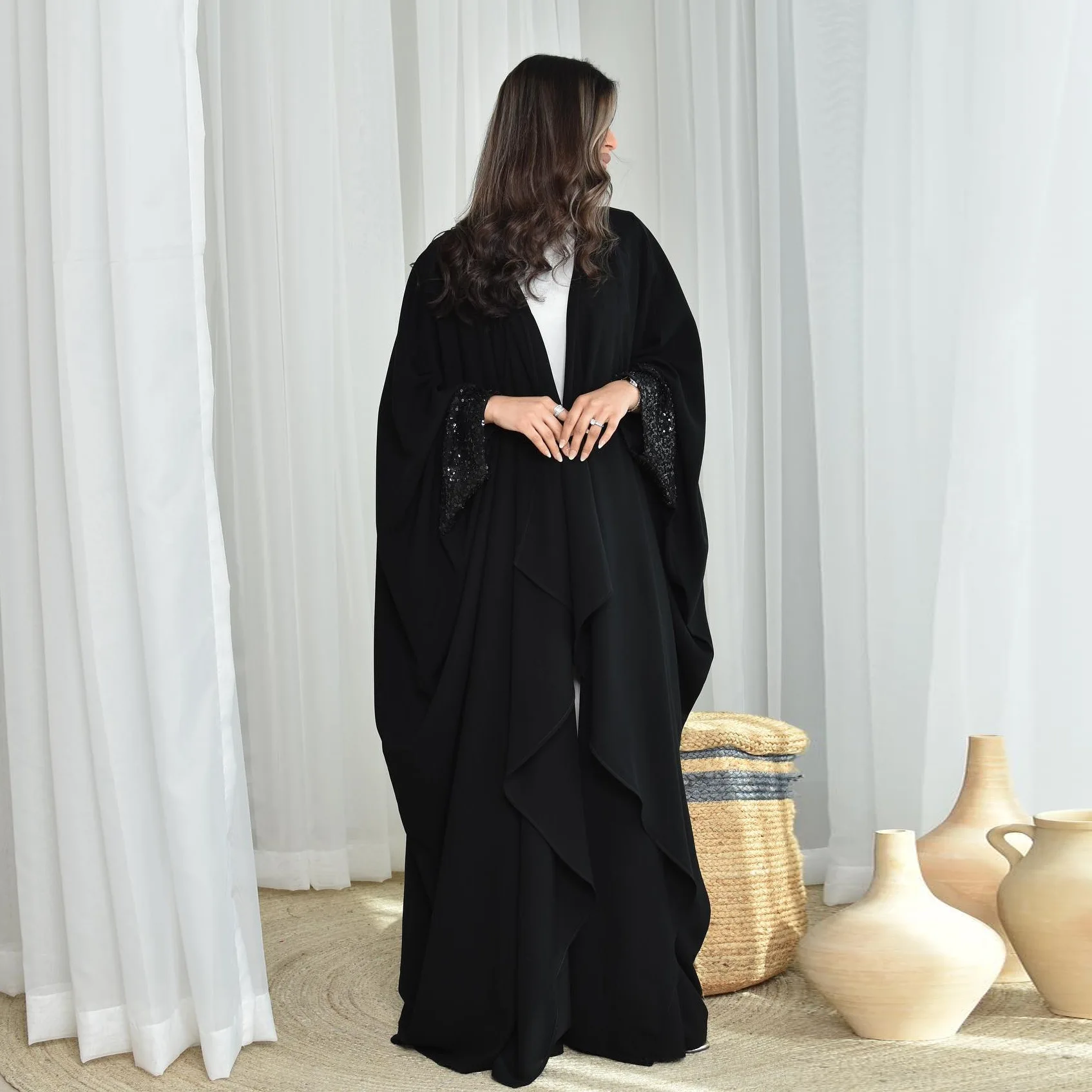 

Wholesale Embroidered Sleeve Sequin Abaya Kimono Long Black Polyester Sleeves Breathable for Autumn Season Dubai Design