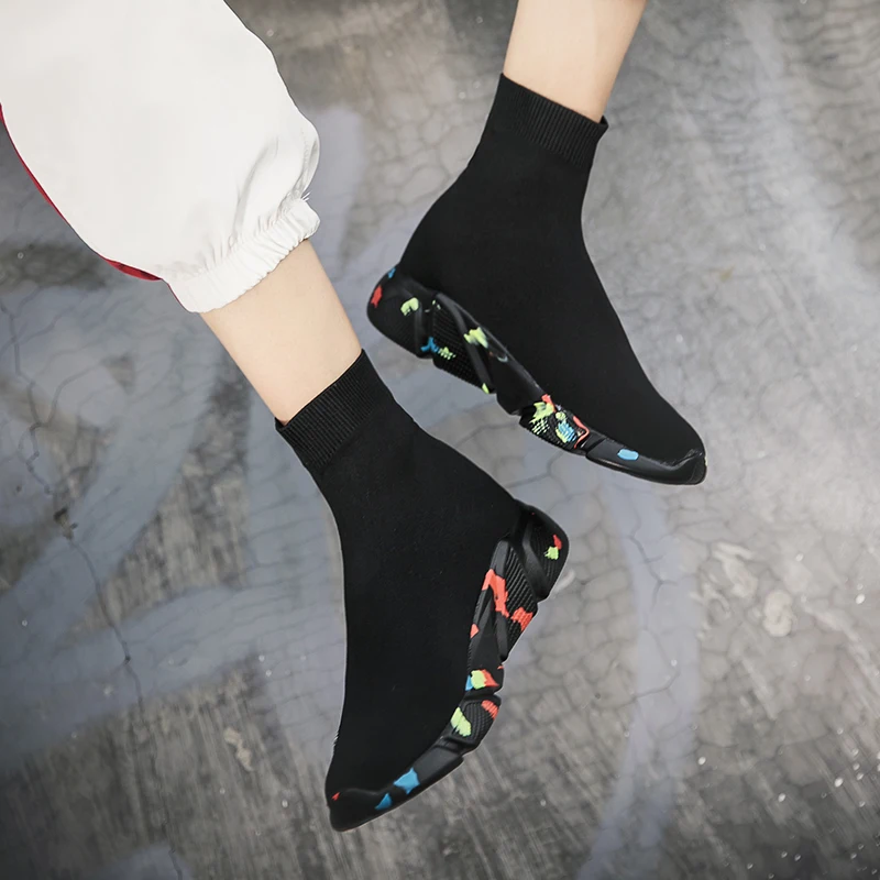 Lightweight Men Sneakers Fashion High Top Mesh Casual Shoes form Women Breathable Sock Shoes Outdoor Sport Tennis Shoes Big Size
