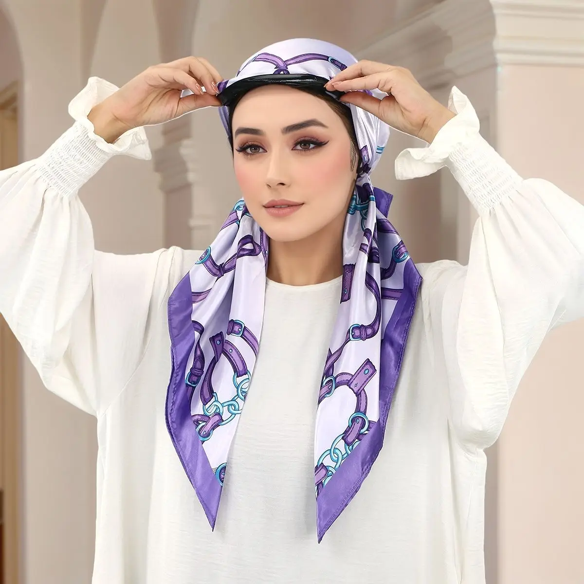

Мусульманский атласный шелковый мгновенный хиджаб, повязка на голову с противоскользящими полосками, женская шляпа с принтом, женский модный шарф, исламский тюрбан, бандана