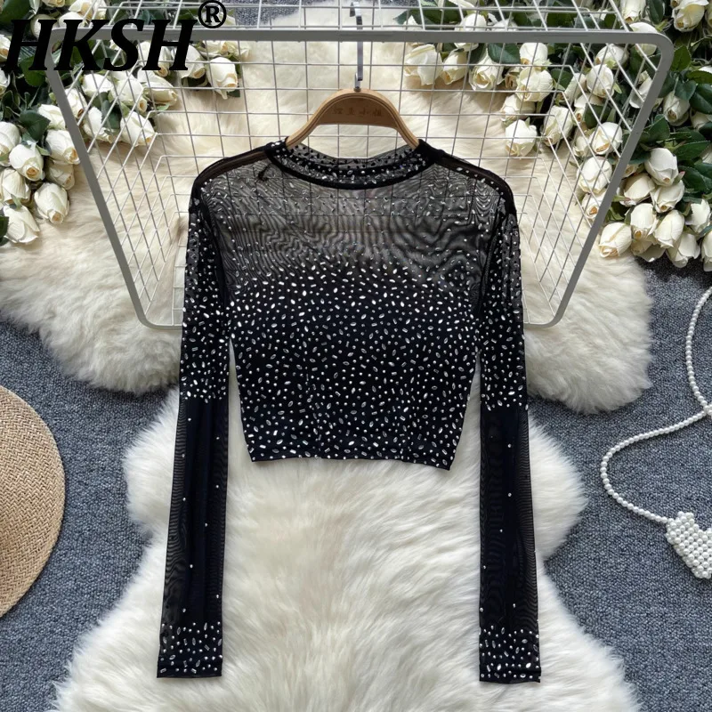 

HKSH Весна Лето Новая женская короткая футболка с круглым вырезом и длинными рукавами, шипами и бриллиантами, сексуальные тонкие прозрачные сетчатые универсальные шикарные топы HK16450