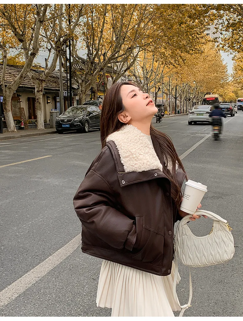 2026 Winter New Thick PU Leather Coat Women Cropped Fluffy Lapel Collar Padded Jacket Female Zip-up Streetwear Cool PU Parkas