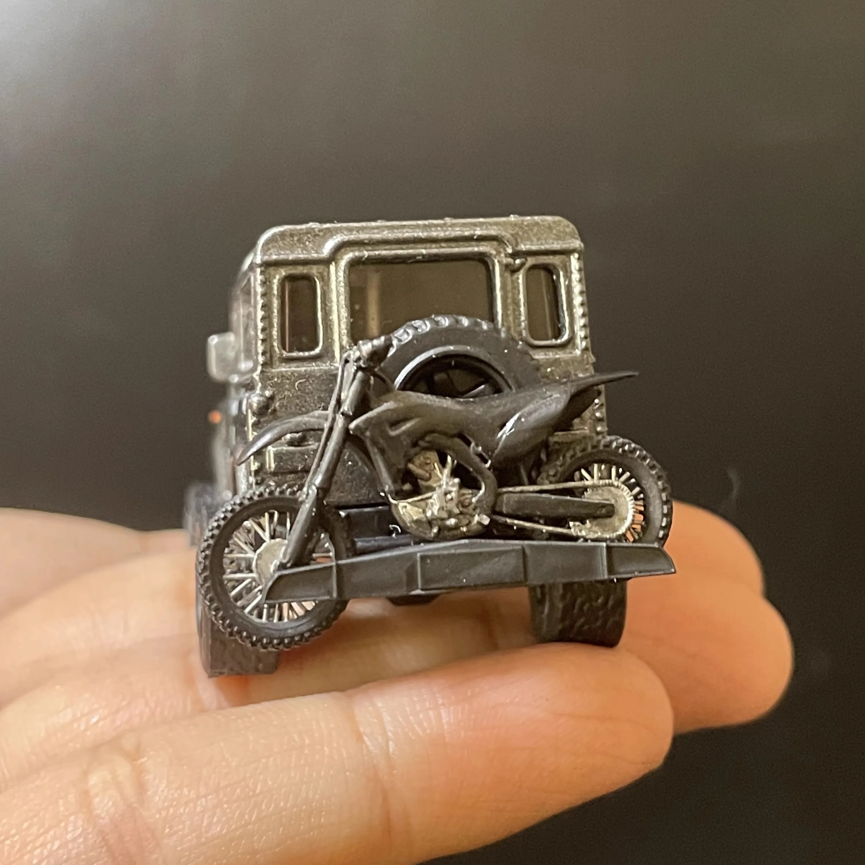 1:64  Rover Defender D90 Shock Modified Model Decorated Set