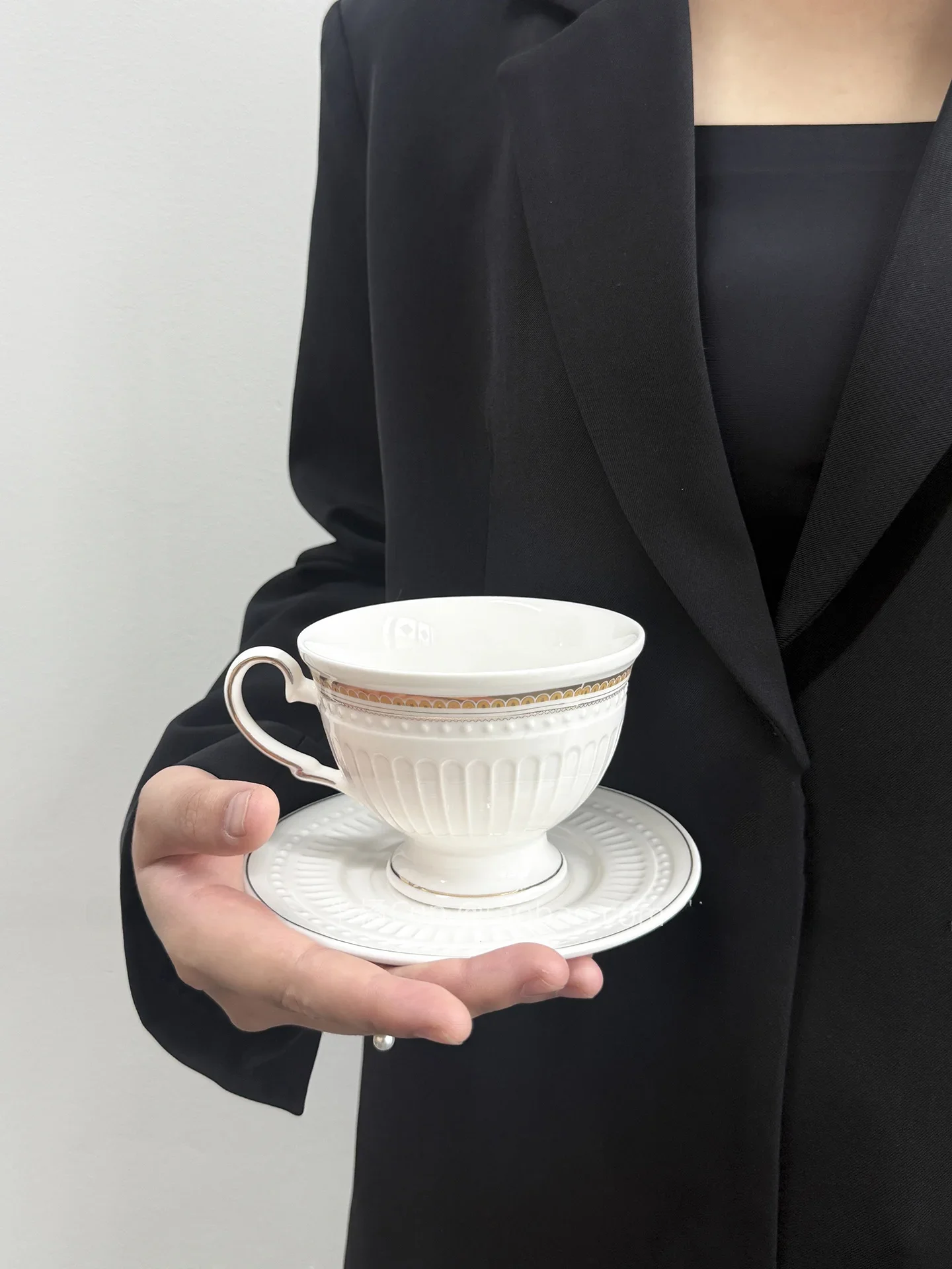Elegant Ceramic Coffee Cup Set with Relief White Plating Afternoon Tea Cup Gift Set Chinese Style Single Ear Cup for Adults