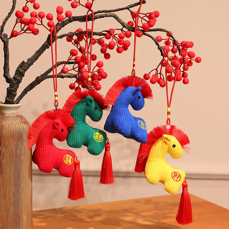 

1 шт., 12 см, 2026 год лошади, талисман, плюшевая игрушка, кулон, мягкие реалистичные подарки для новорожденных, кукла пони, украшение для дома, орнамент