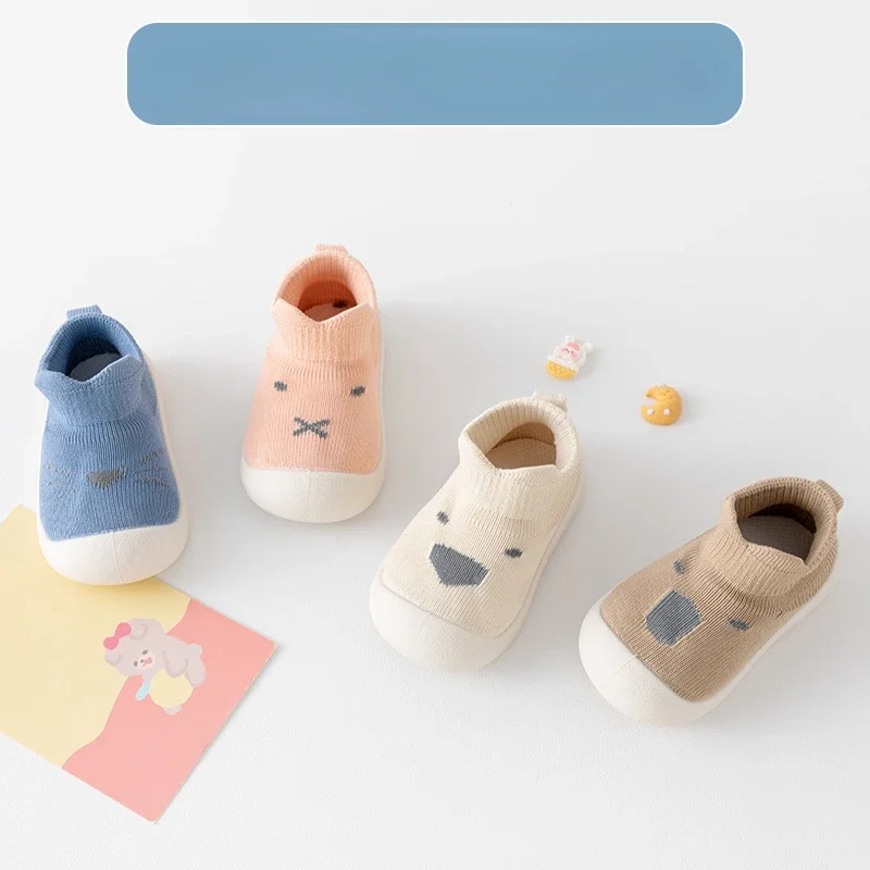Novo desenho animado bonito moda bebê criança sapatos sola macia antiderrapante respirável sapatos de bebê