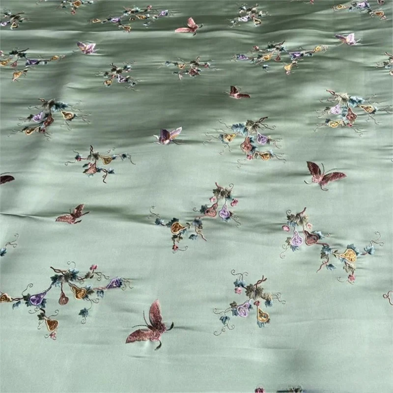 Pequeno tecido de cetim de seda bordado pesado bordado estilo chinês armadura de vestuário superior