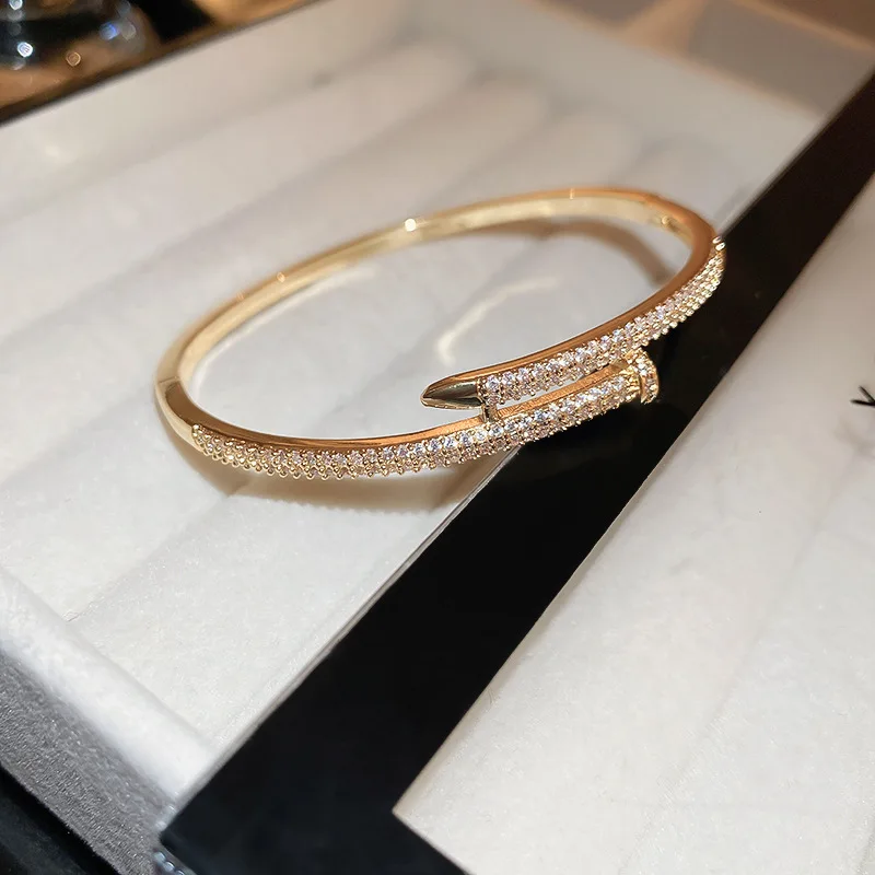 Pulsera de lujo coreana para mujer, brazalete brillante Simple de Europa y América, joyería elegante para fiesta, novedad de 2024