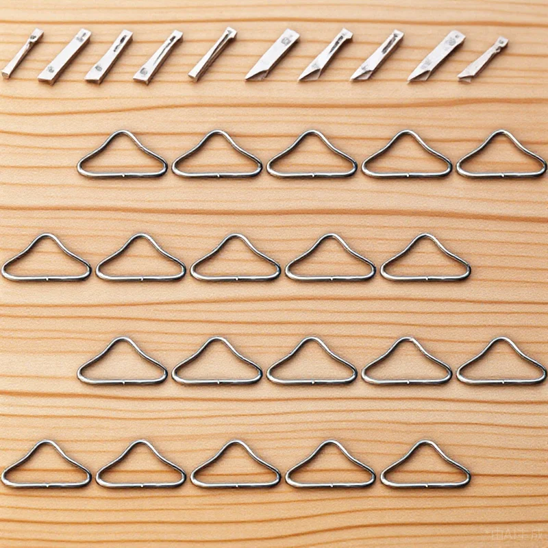 

22Pcs Trampoline Triangle Buckles Iron Ring Connectors Sturdy V-Shaped Fasteners for Outdoor Use Reliable Jumping Cloth Repair