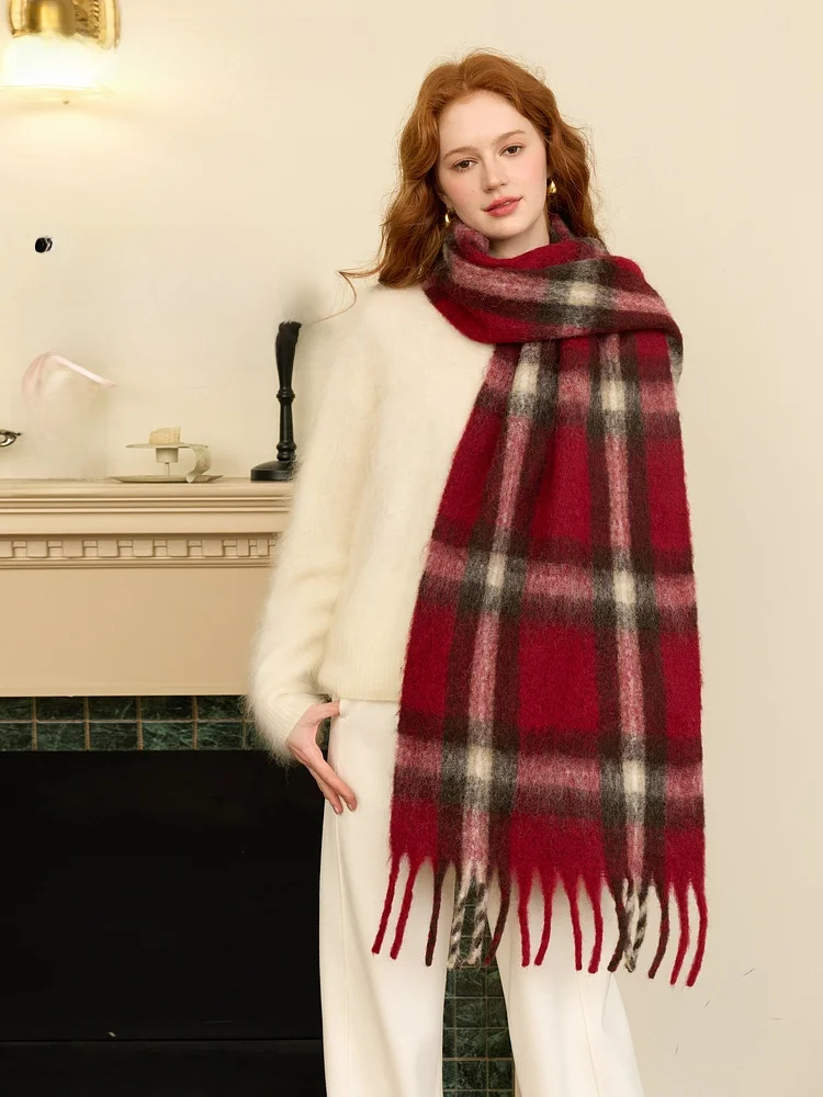 Echarpe-en-laine-a-carreaux-rouge-brique-tendance-tricolore-style-new-england-2025-avec-pompons-multifonctionnelle-pour-femme-ambiance-douce-et-chaleureuse