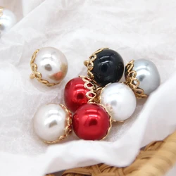 10 pz 12 MM Squisito Bianco Rosso Faux Pearl Bottoni Da Cucire Per Indumento In Metallo Dorato Fiore Bottoni Con Gambo Per Le Donne Cappotto Camicia Maglieria Accessori di Alta Qualità Commercio All'ingrosso