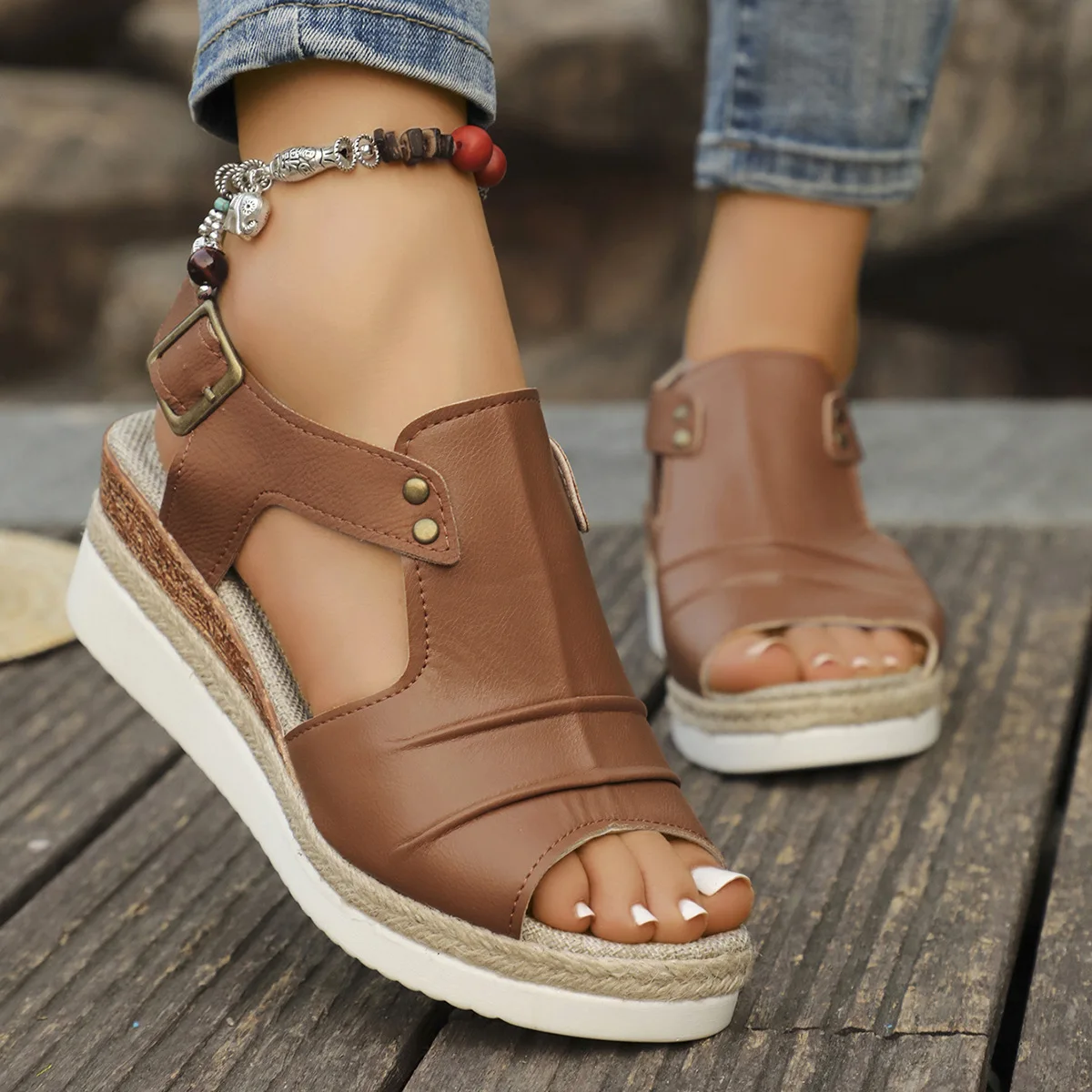 

New fashionable large-sized casual and versatile wedge heel fish-mouth sandals, summer clasp, worn over beach sandals