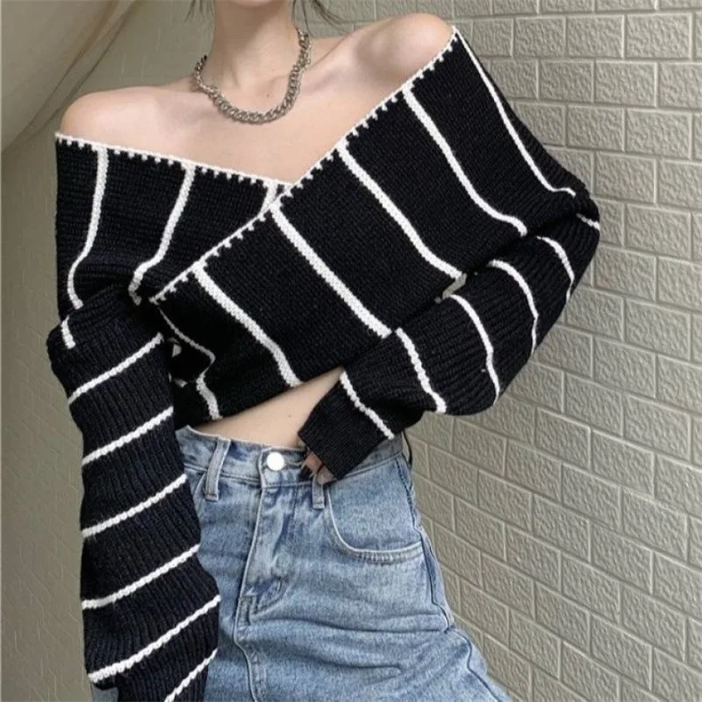 Elegant Cross V Neck Off The Shoulder Black White Striped Knitted Sweaters Women Sexy One Slim Irregular Crop Top 2024 Grey