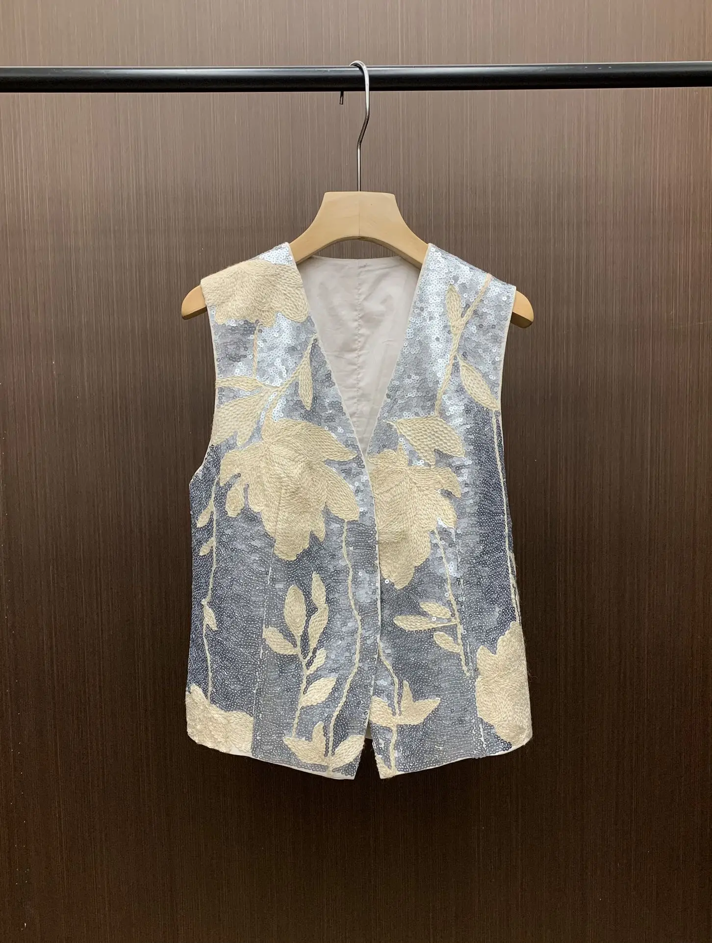 Heavy Embroidered Sequin Splicing Vest and Embroidered Sequin Shorts, Summer Wear, High Quality