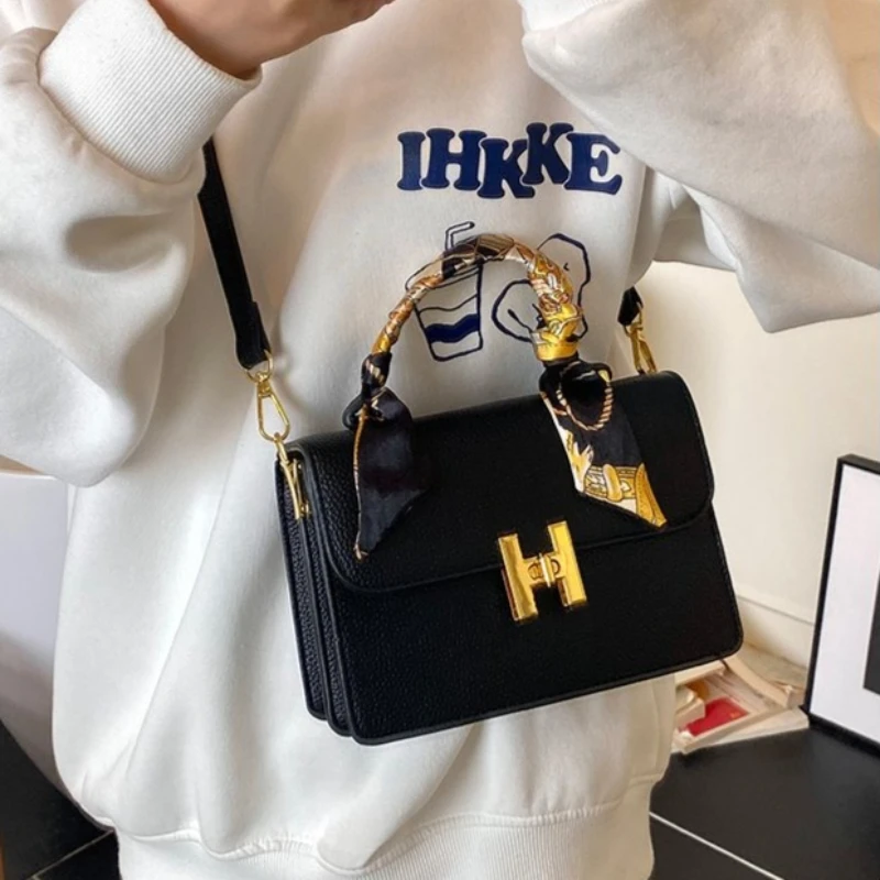 

Trendy Maillard Micro Bag Y2K Retro Design Quilted Texture One Shoulder Bag Adjustable Campus Style