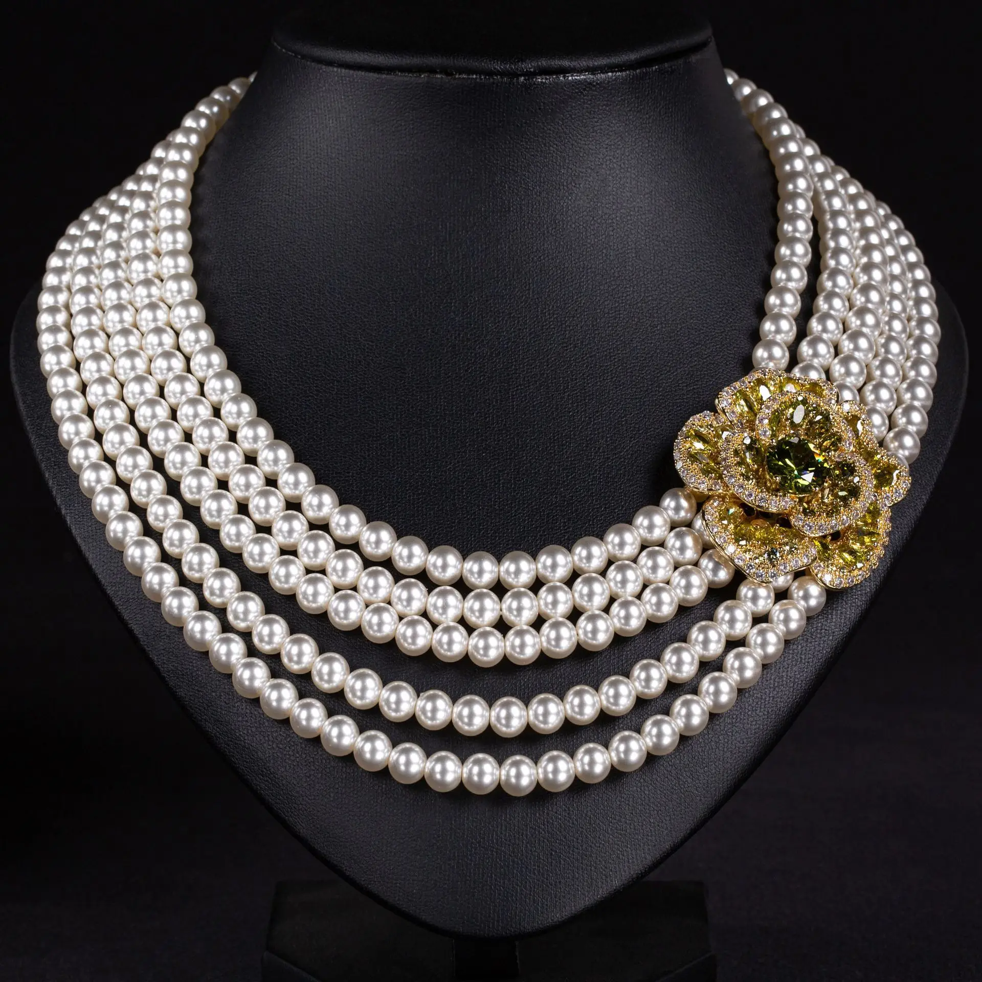 collier-elegant-multicouche-en-perles-avec-fleurs-de-rose-incrustees-et-chaine-de-clavicule-en-zircon-scintillant-style-retro-tendance-pour-femme