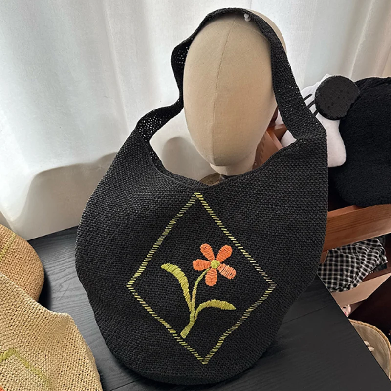 

New Hand Woven Bucket Bag Flower Tote Bag Versatile Vacation and Travel Shoulder Bag Fashionable Women's Bag