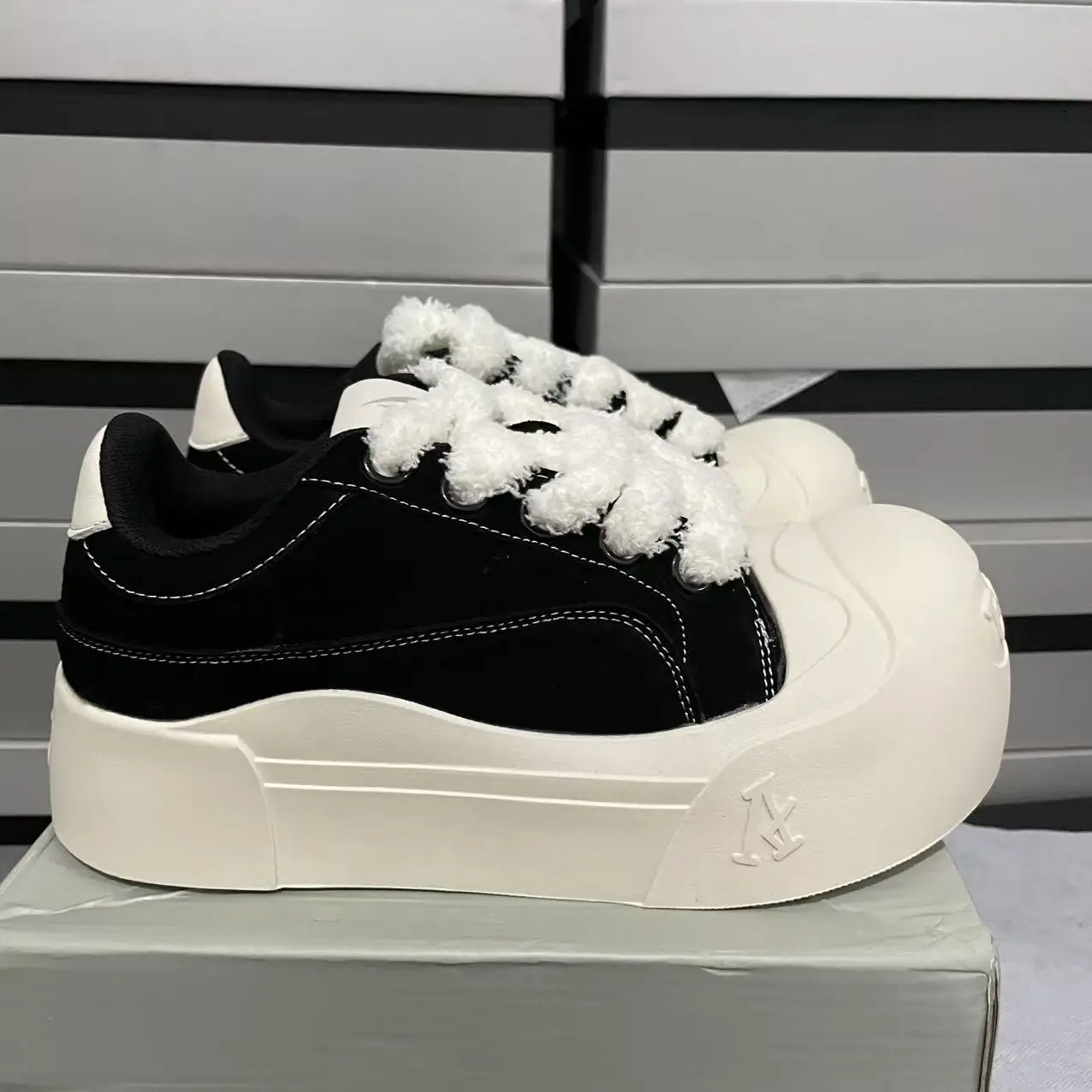 New casual thick soled raised China-Chic board shoes, low top, big head, ugly and cute, anti-skid bread shoes