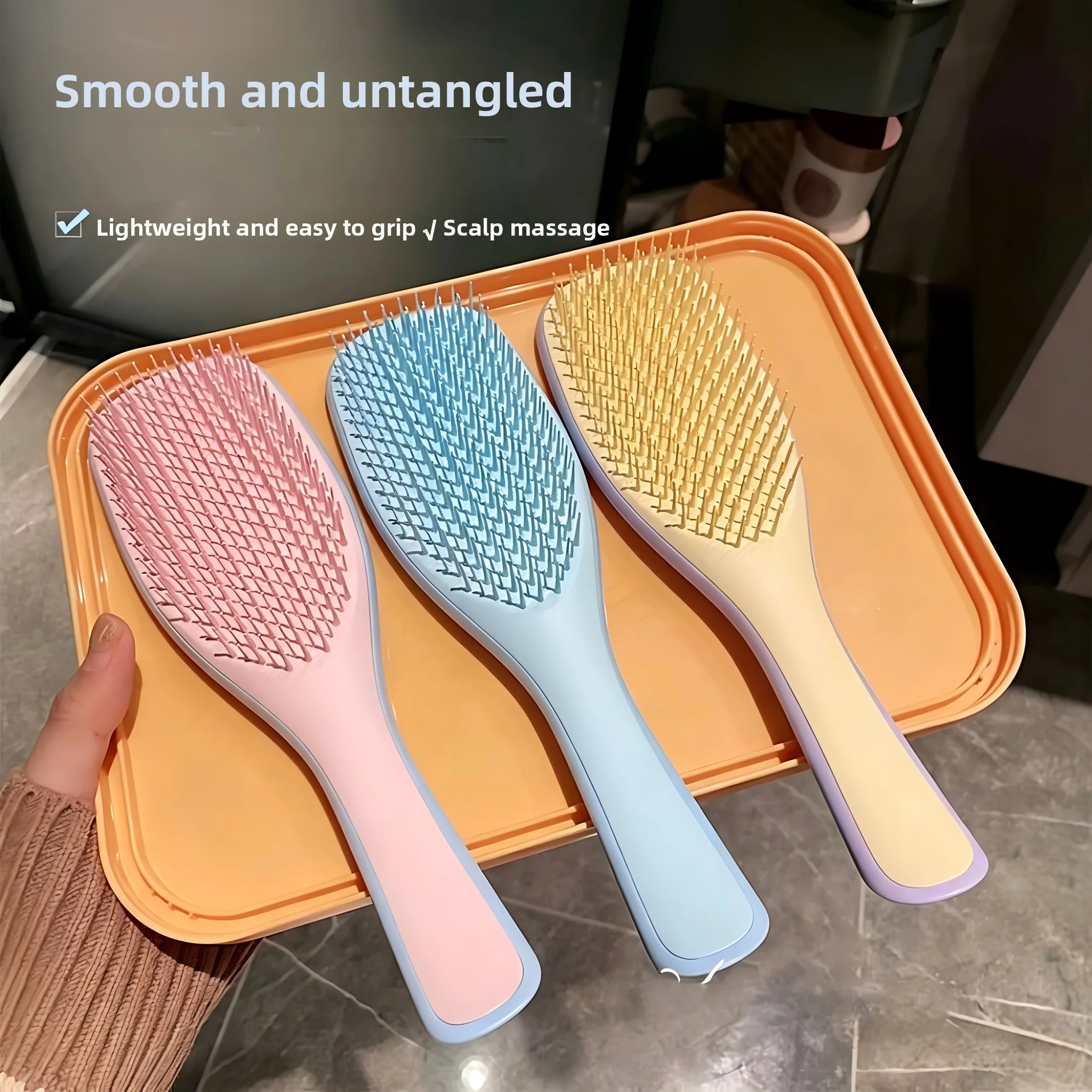 Anti-Static Tangle-Free Portable Hair Comb for Curly And Straight Hair Dandruff-Free Plastic Comb with Handle for Home Use