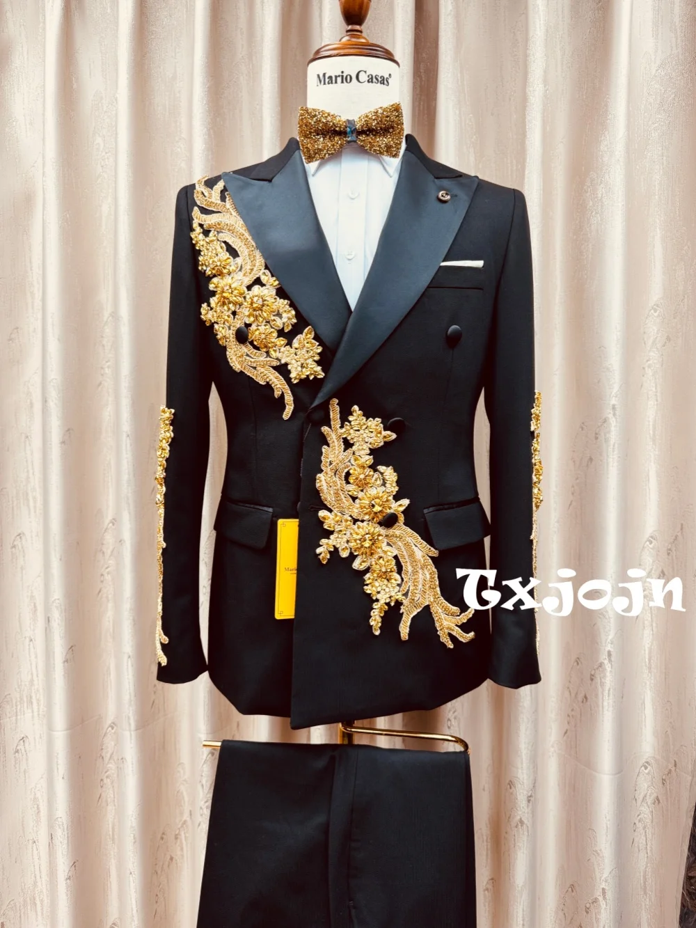 

Мужской костюм с золотой вышивкой, 2 предмета, для вечеринок и торжеств, двубортный, для свадьбы, для жениха, элегантный смокинг, размеры S-3XL