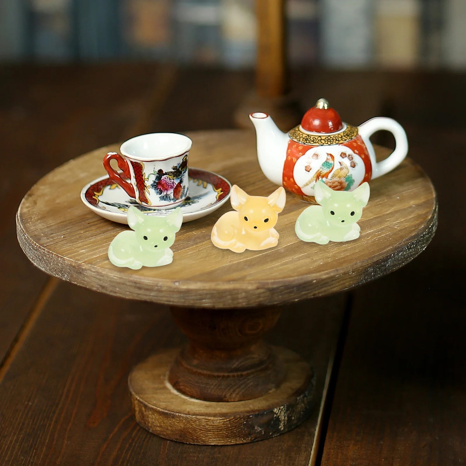 

30Pcs Luminous Cat Statue Miniature Resin Cat Decor for Outdoor Indoor Use Glow in The Dark Garden Decoration Accessories