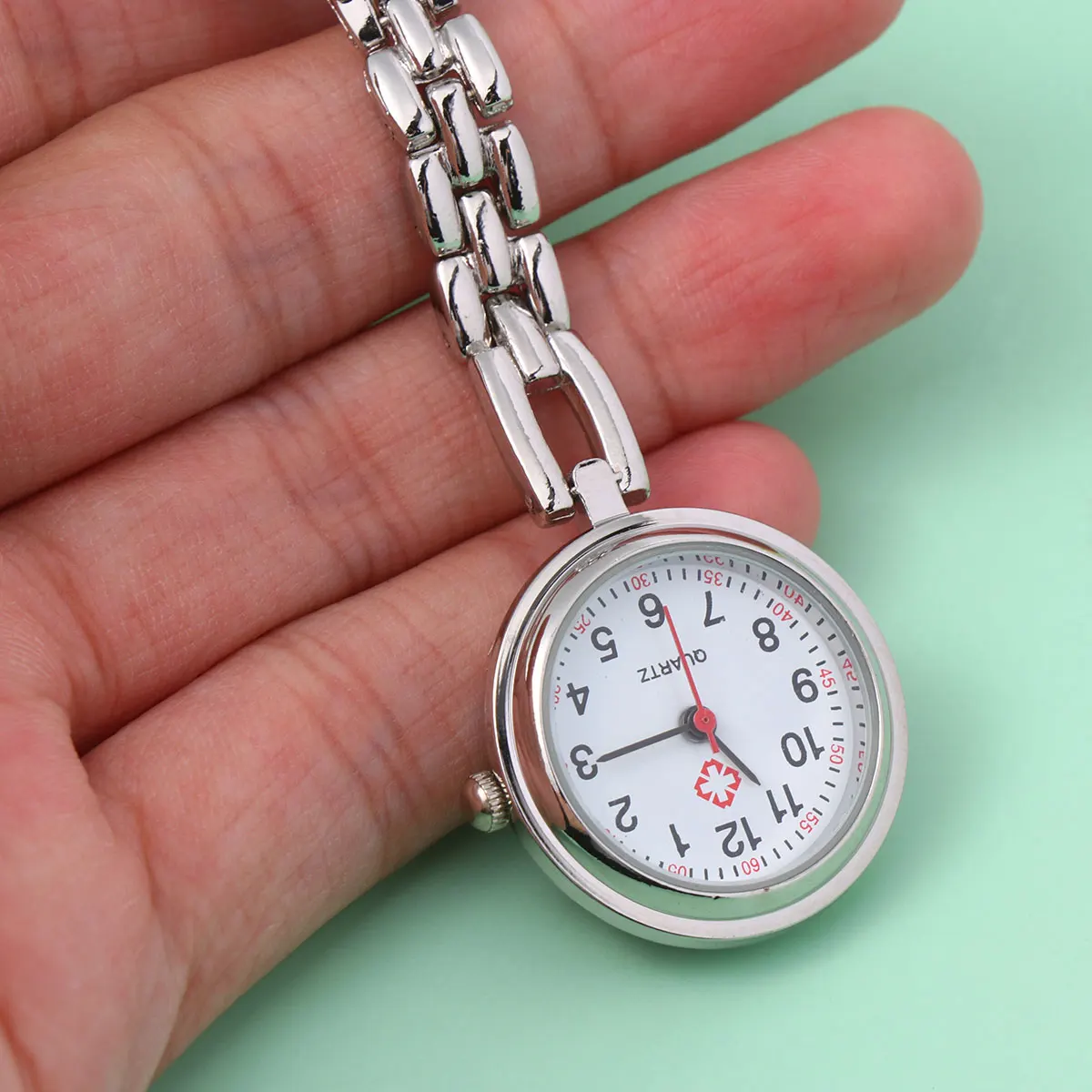 Orologio da tasca a forma di cuore Orologio da appendere alla moda impermeabile Rosso Durevole Orologio elegante di lunga durata Decorazione di abbigliamento Regalo