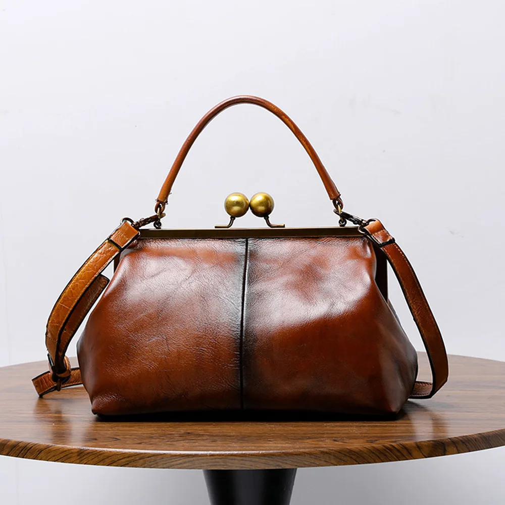 

2025 Retro Color Rubbing Tight Top Layer Tree Cream Cowhide Ladies' Dinner Clip Hand-held Women's Designer Luxury Bag