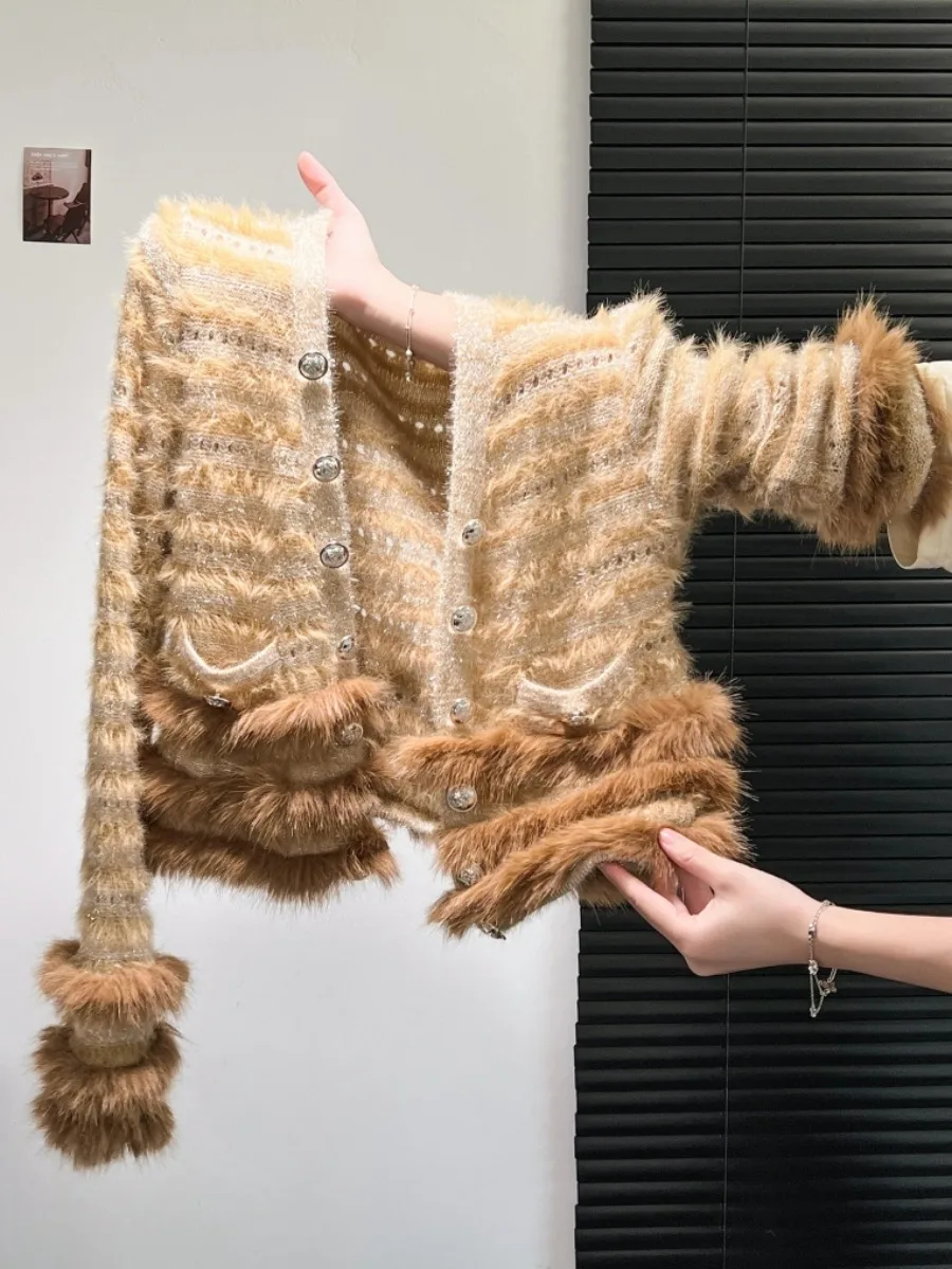 

Recommended Self-Preserved Fur Trimmed V-Ne Knitted Cardigan ort Length Fur Coat for Women Autumn Winter Season