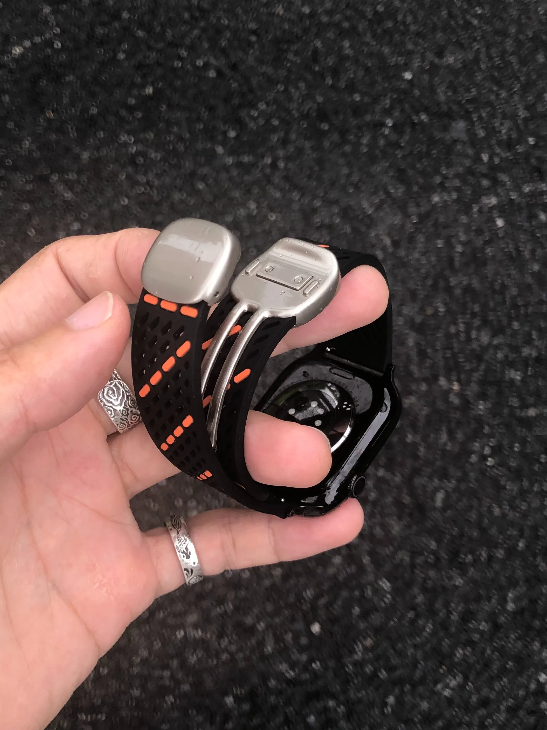 Kakeband Slanted Hole Hollow Silicone Strap Magnetic Steel Buckle For Apple Watch S11 S10 9 8 7 6 5 Ultra3 Replacement Wristband