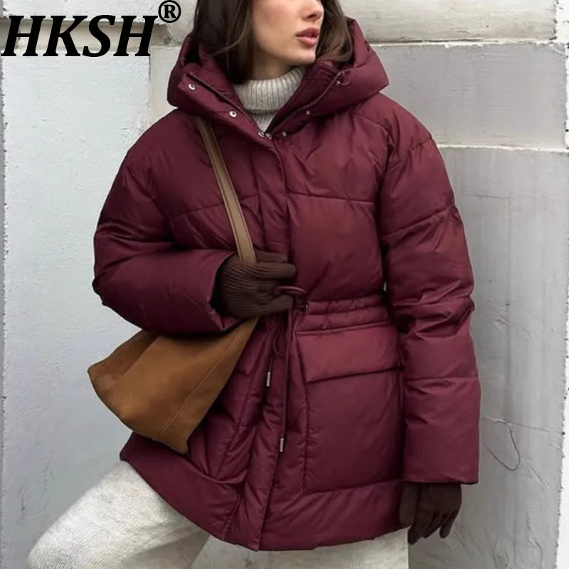 

HKSH 2025 Winter New Women's Padded Coat Hooded Drawstring Waist Zipper Large Pockets Solid Color Casual Ins Warm Jacket HK14921
