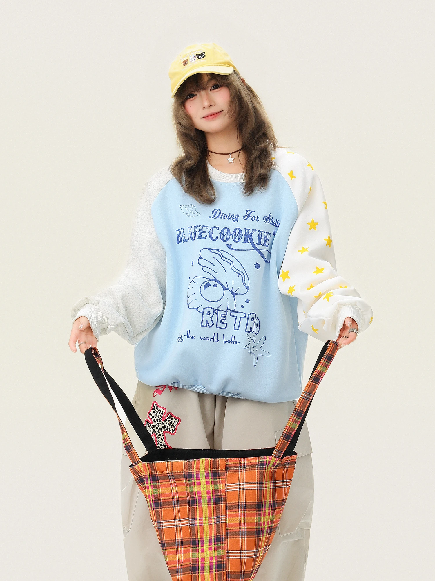 

Женский свитшот свободного кроя с принтом звезд и букв, в стиле колор-блок, повседневный, с длинными рукавами, для ранней весны, цвет: Baking Cookie