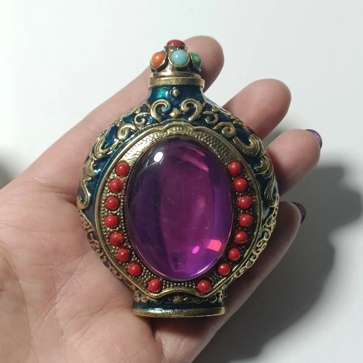 Retro Tibetan beauty Snuff Bottle mini bottle ﻿