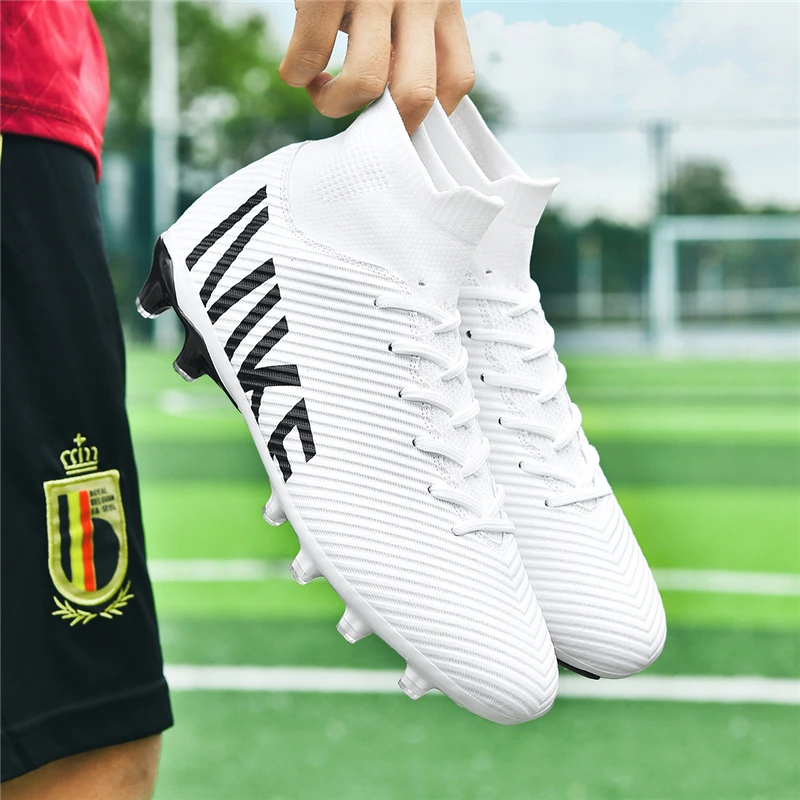High Quality New Mens Soccer Shoes Society Ultralight Turf Soccer Cleats Male Sneakers Training Football Boots Chuteira Campo
