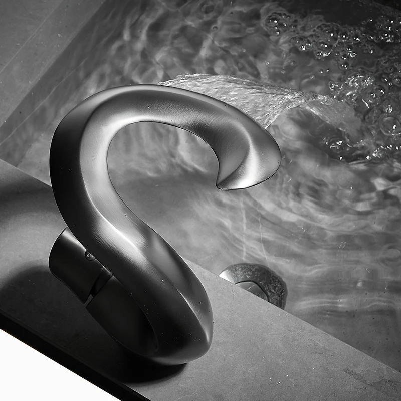 Imagem -05 - Torneira de Lavatório de Banheiro Torneiras para Lavatório de Água Quente e Fria Torneira de Pia de Luxo Criativo Deck Montado Torneira Banheiro Vintage