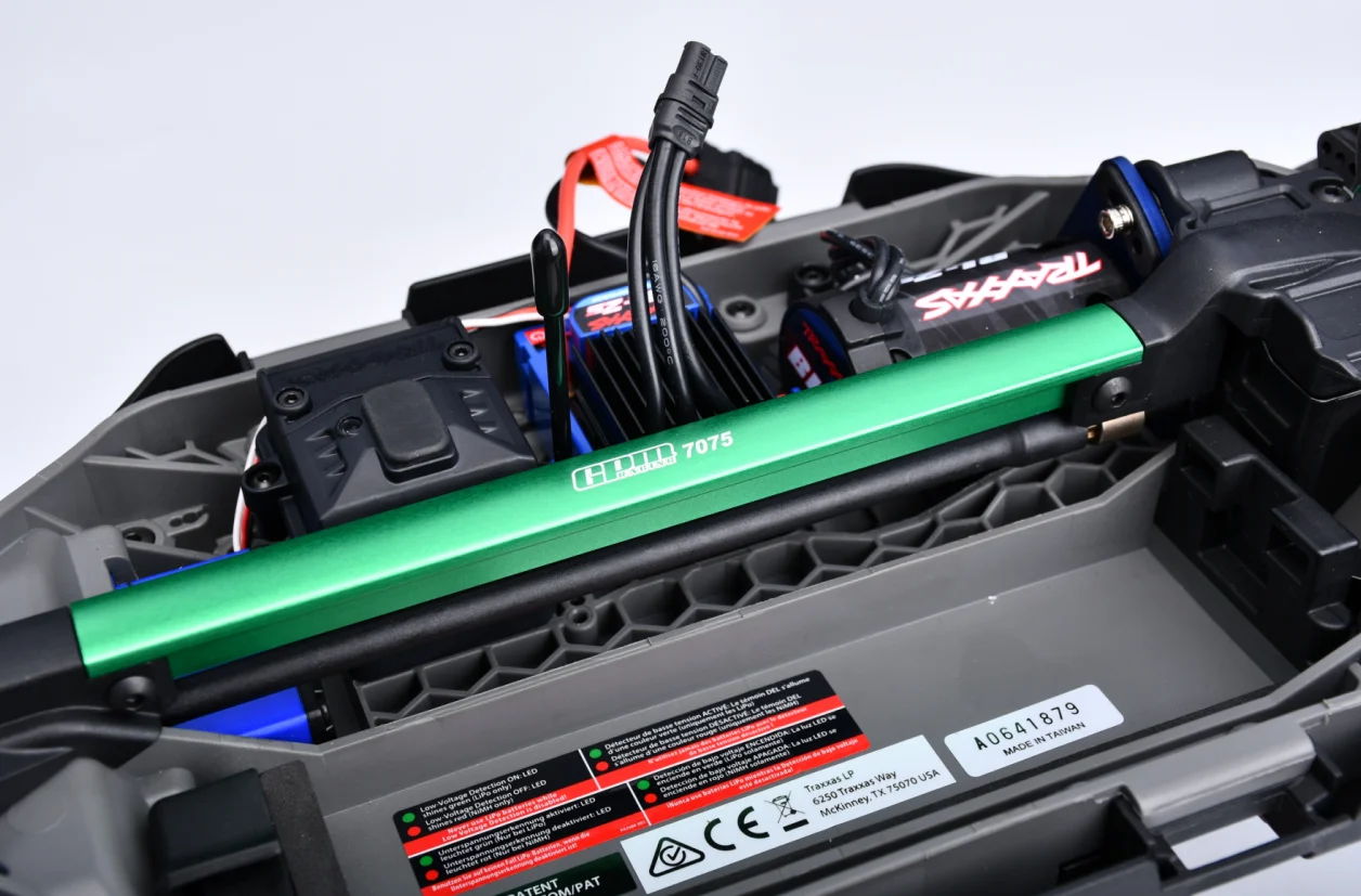 Aluminium center chassis support for 1/8 JATO 4X4 VXL BRUSHLESS-90386-4 TRAXXAS 1/8 JATO 4X4 BRUSHLESS-90154-4 rc toy parts Aluminium center chassis support for 1/8 JATO 4X4 VXL BRUSHLESS-90386-4 TRAXXAS 1/8 JATO 4X4 BRUSHLESS-90154-4 rc toy parts