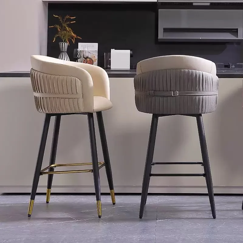 Durable High Bar Stool Small Bar Furniture for Multiple Scene Applications