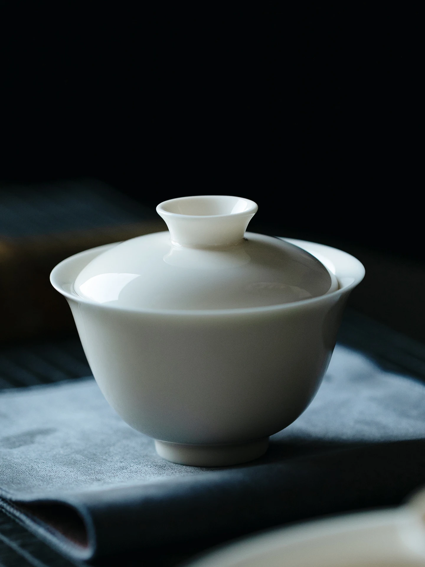 Fanyu Handmade Ceramic Tea Set Ivory White Glazed Thin-walled Bowl Lid Pot Holder for Brewing Tea  Style Dehua Porcelain
