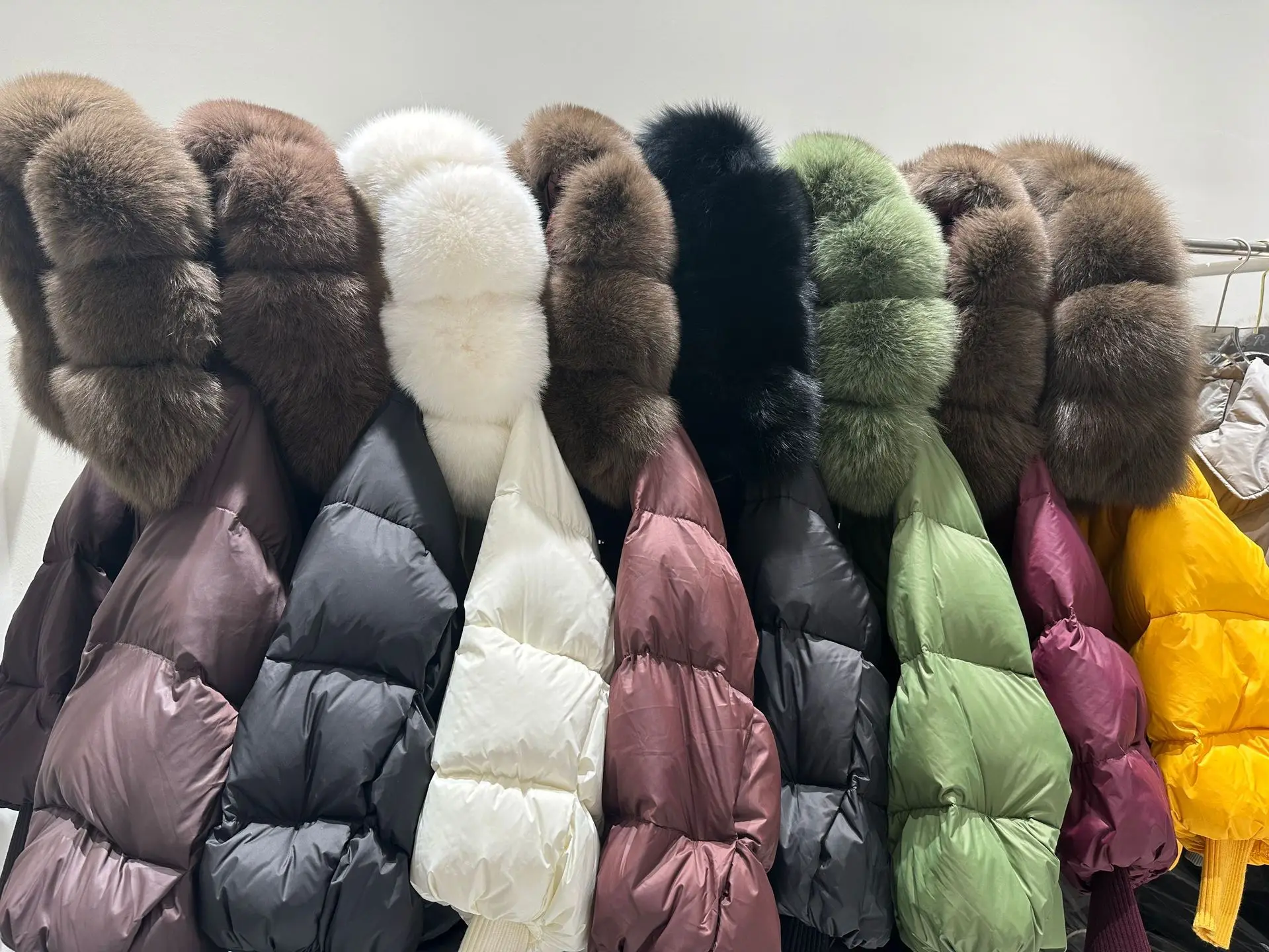 Winter Hooded Natural Large Fur Collar Down Jacket Female Warm Quilted Lantern Sleeve Jacket Women White Duck Down Solid Outwear