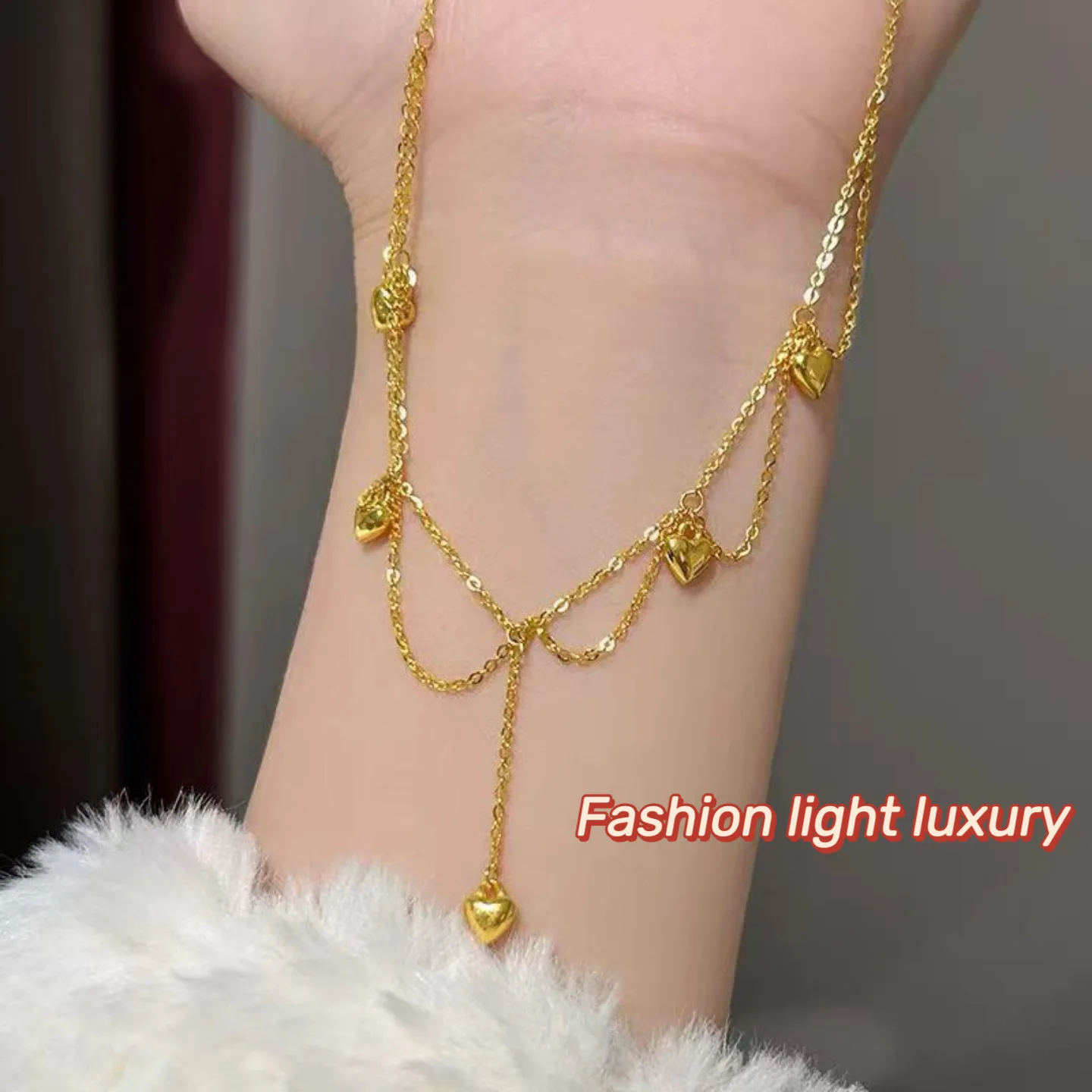 

Double-Layered Luxury Golden Shiny Heart Necklace for Women - Retro Style, Chain with Tassels, Perfect for All Looks,