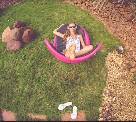 كرسي متأرجح عائم على سرير شمسي عائم مائي لحديقة كراسي استلقاء للتشمس منصة فندق شاطئ كرسي استلقاء للتشمس سرير شمسي عائم