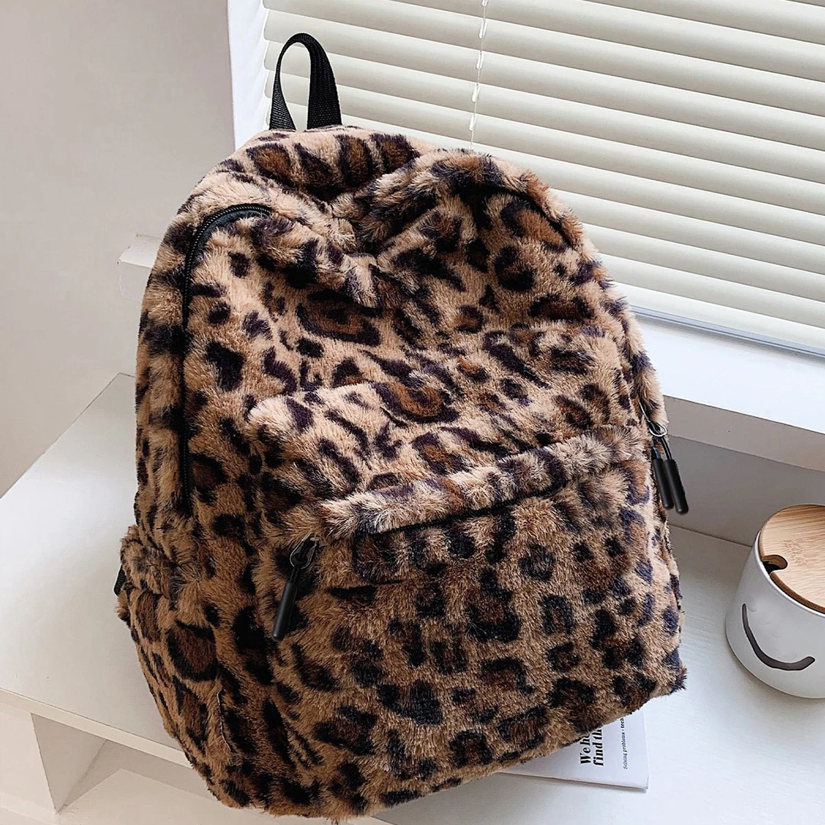 Ransel Wanita Mewah Motif Leopard Cokelat Pola Multi Kantong Kapasitas Besar Bahan Plush Ritsleting Tali Dapat Disesuaikan untuk Perjalanan