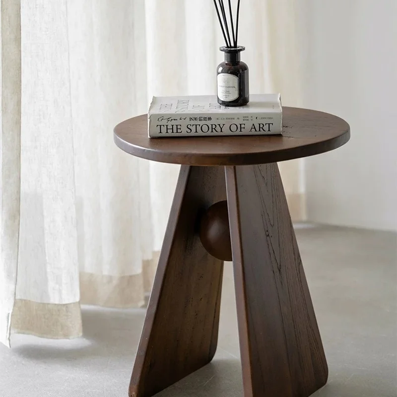 Retro-style solid wood round side table for home, vintage round table dining area, light luxurious sofa room, small coffee table